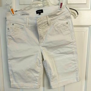 Not your daughters/BRIELLA shorts size 10 white
